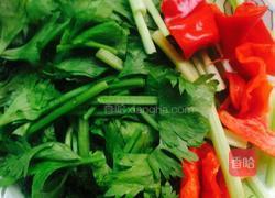 芹菜生蚝干的做法图解2