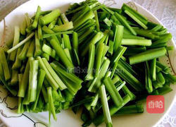 韭菜鸡蛋的做法图解1