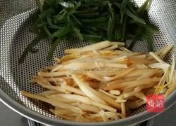 黄花菜凉拌海带丝的做法图解4