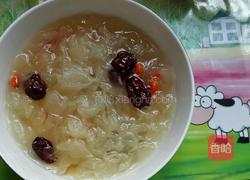 枸杞红枣银耳羹的做法图解5