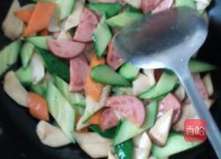 火腿黄瓜烧鲍菇的做法图解3