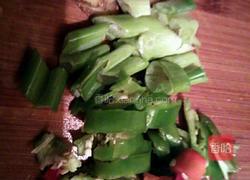 黄豆芽炒粉条的做法图解1