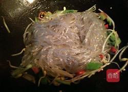 黄豆芽炒粉条的做法图解5