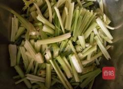 香芹粉皮炒肉的做法图解1