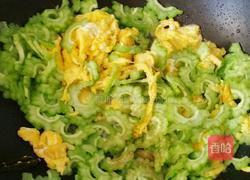 苦瓜炒鸡蛋的做法图解5