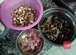 莲子百合瘦肉粥的做法图解1