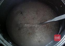 莲子百合瘦肉粥的做法图解5