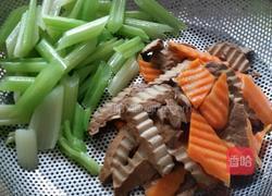 西芹凉拌干豆腐的做法图解4