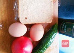 鸡蛋全麦土司三明治的做法图解1