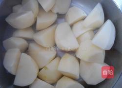 土豆炖排骨的做法图解3