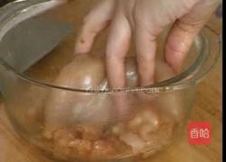 鸡肉香蕉卷的做法图解3