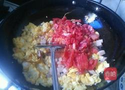 西红柿炒鸡蛋火腿肠的做法图解6