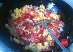 西红柿炒鸡蛋火腿肠的做法图解7