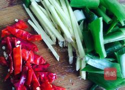 老干妈酱烧小鸡的做法图解2