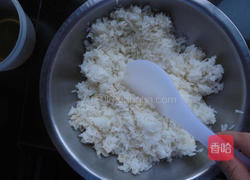 沙拉肉松寿司卷的做法图解3