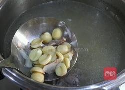 莲子淮山汤的做法图解4