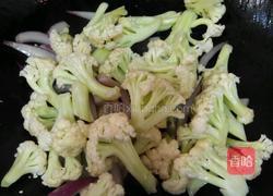 川味辣肠干烧散花菜的做法图解4