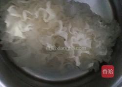 绿豆银耳汤的做法图解1