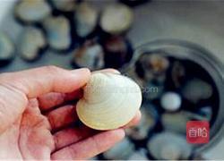 辣椒炒花甲的做法图解2