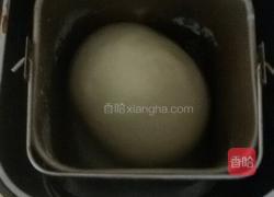 巧克力面包圈的做法图解1