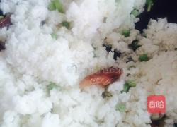 香肠豌豆炒饭的做法图解6
