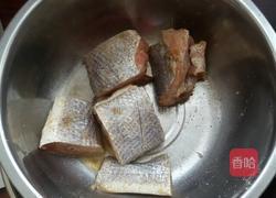 烧黄鱼的做法图解1