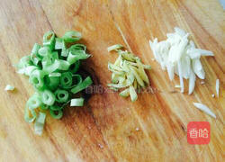 酸菜猪肉炖粉条的做法图解4