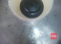 牛奶炖鸡蛋的做法图解3