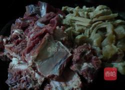 萝卜煲牛杂的做法图解2