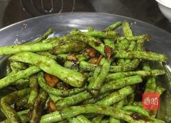 酱油膏炒长豆的做法图解5