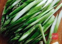 芦笋炒肉的做法图解2