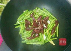 四季豆炒腊肠的做法图解7
