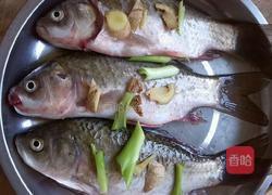 豆瓣鲫鱼的做法图解1
