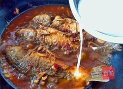豆瓣鲫鱼的做法图解10