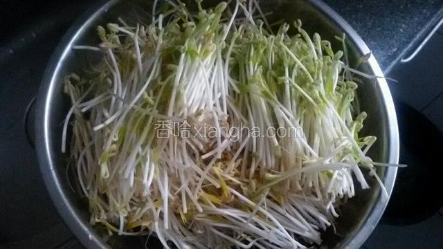 食用时去掉根部，炒，凉拌均可以