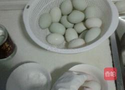 盐鸭蛋的做法图解2