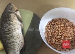 鲫鱼赤豆汤的做法图解1