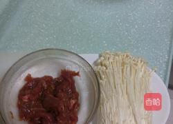 香煎肉卷金针菇的做法图解2