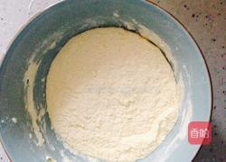 鸡蛋灌饼加肠的做法图解1