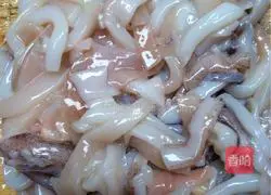 Illustration of how to make stir-fried squid 1