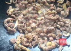 爆炒牛背筋的做法图解2