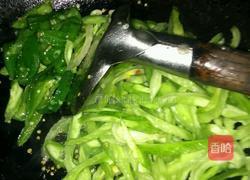 苦瓜炒辣椒的做法图解3