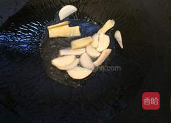 芦笋炒鲍鱼片的做法图解3