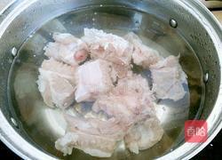 土豆炖排骨的做法图解2