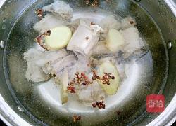 土豆炖排骨的做法图解3