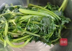 东北芹菜猪肉饺子的做法图解1