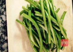 豉香青椒蕹菜杆的做法图解1