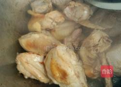 红酒炖鸡的做法图解1