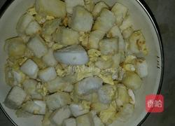 鸡蛋炒馒头的做法图解3