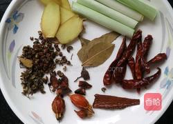 麻辣猪蹄的做法图解1